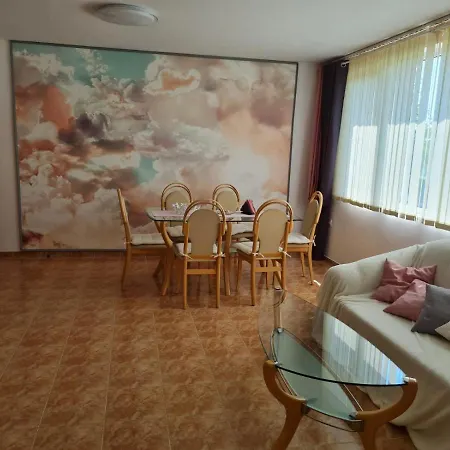 Лъки ,Апартемант В Равда С Две Спални До Плажа Daire