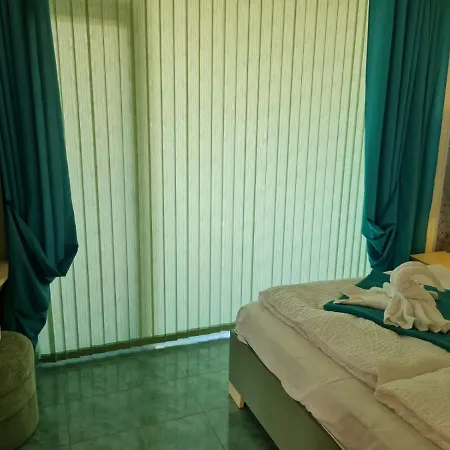 Лъки ,Апартемант В Равда С Две Спални До Плажа Apartment *